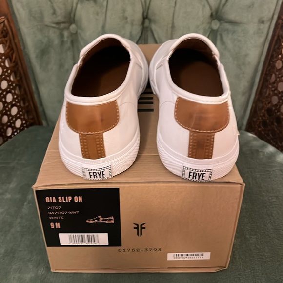 NWB Frye Slip On Leather Sneakers (US 9) - Picture 6 of 9